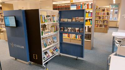 Bild vergrößern: Der Themenraum in der Stadtbücherei Niebüll