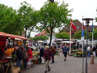 Bild vergrößern: Wochenmarkt in Niebüll